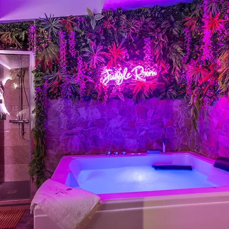 Jungle Ou Dark Desir Room- 2 Rooms, 2 Experiences, A Vous De Choisir ! * La Flèche